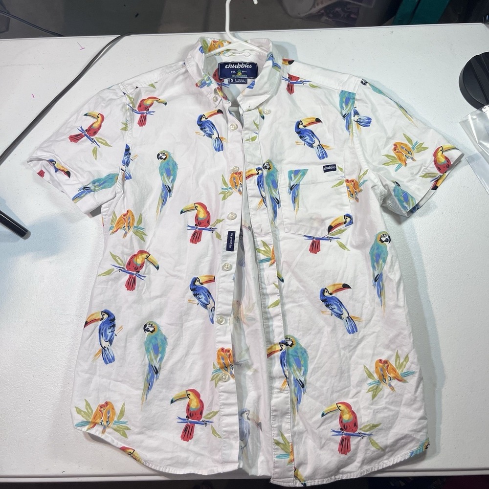 Chubbies Men's Button Up Size Small White Parrots